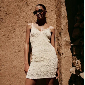 Zara  V-neck Lace Bodycon Mini Dress Off White Cream Size Medium